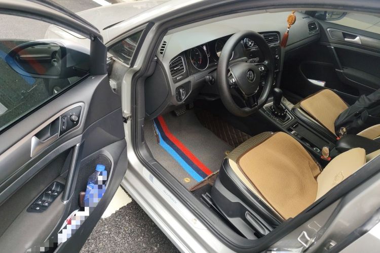 Used Volkswagen Golf 2019 1.8TSI Travel Edition Driver Seat