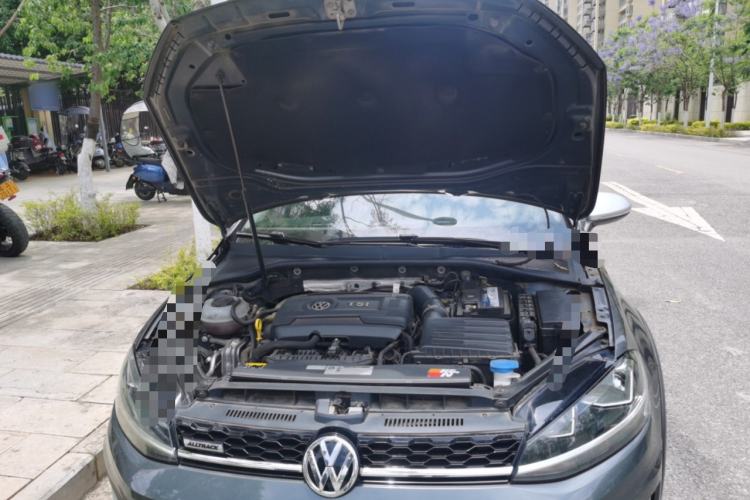 Used Volkswagen Golf 2019 1.8TSI Travel Edition Engine Bay