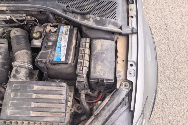 Used Volkswagen Golf 2019 1.8TSI Travel Edition Engine Bay Left