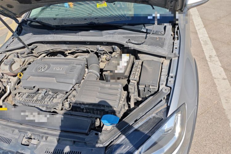 Used Volkswagen Golf 2019 1.8TSI Travel Edition Engine Bay Left