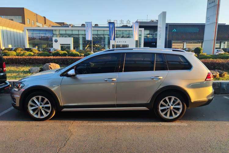 Used Volkswagen Golf 2019 1.8TSI Travel Edition Exterior 1
