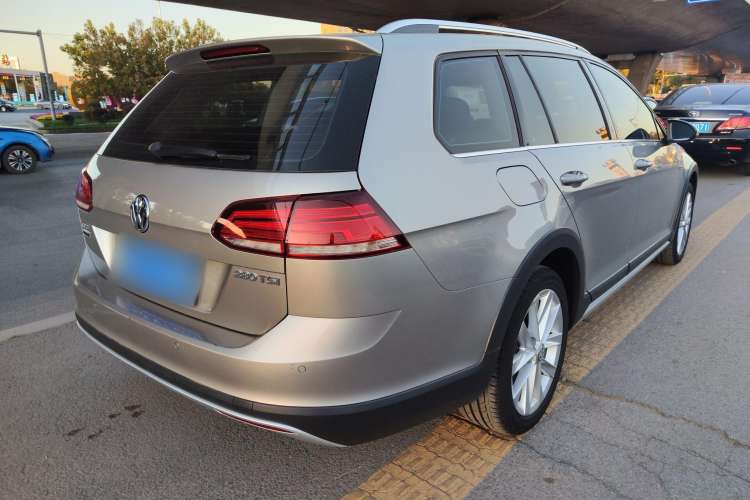 Used Volkswagen Golf 2019 1.8TSI Travel Edition Exterior 3