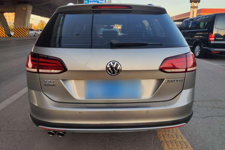 Used Volkswagen Golf 2019 1.8TSI Travel Edition Exterior 4