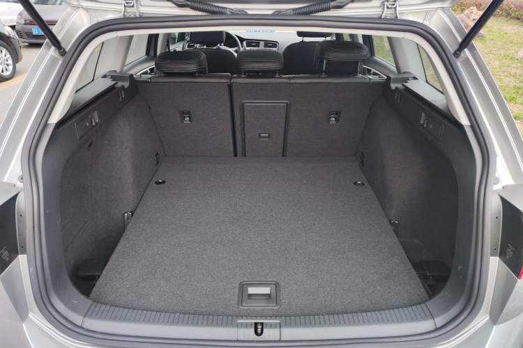 Used Volkswagen Golf 2019 1.8TSI Travel Edition Interior 6