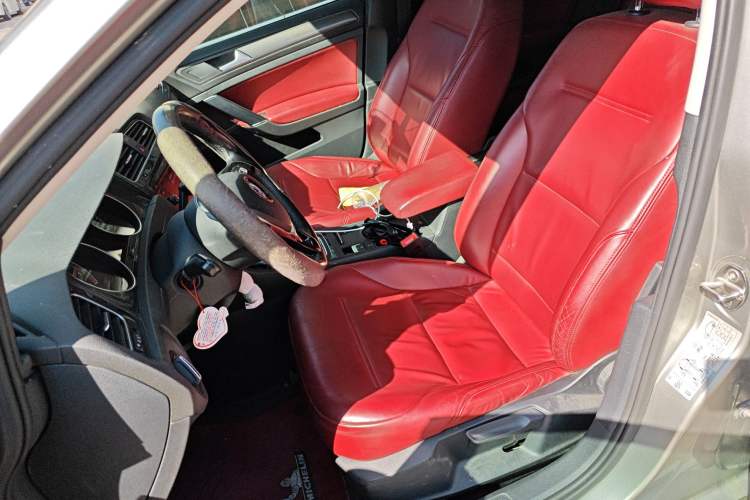 Used Volkswagen Golf 2019 1.8TSI Travel Edition Left Front Seat