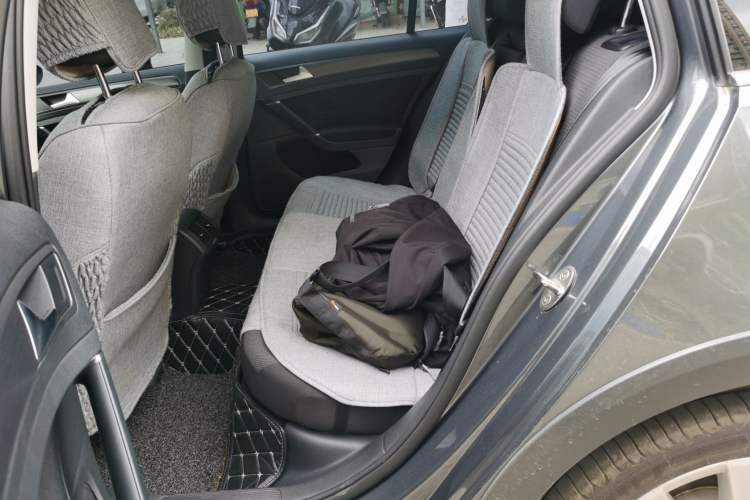 Used Volkswagen Golf 2019 1.8TSI Travel Edition Left Rear Seat