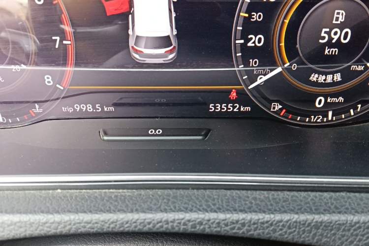 Used Volkswagen Golf 2019 280TSI DSG Luxury Version China VI Standard Odometer Close Up