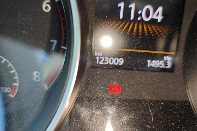 Used Volkswagen Golf 2019 1.8TSI Travel Edition Odometer Close Up