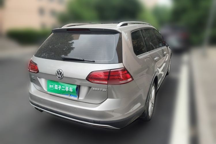 Used Volkswagen Golf 2019 1.8TSI Travel Edition Rear Right 45 Deg