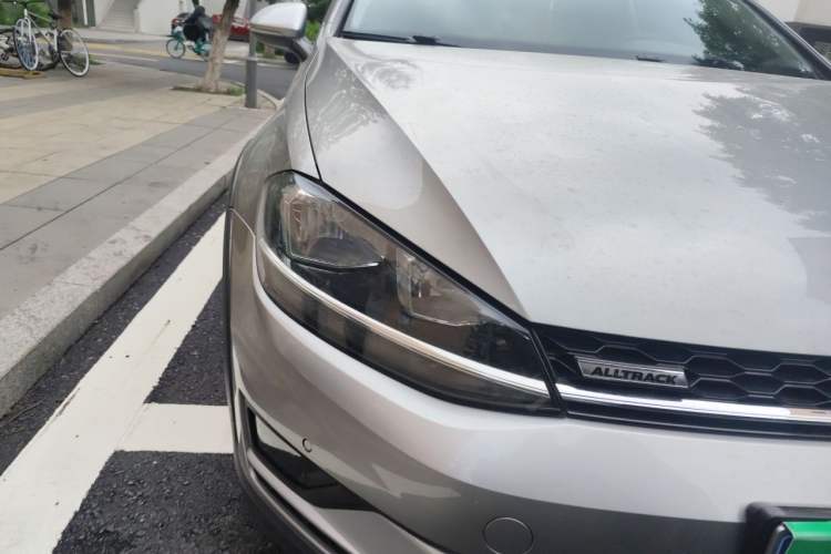 Used Volkswagen Golf 2019 1.8TSI Travel Edition Right Front Headlight