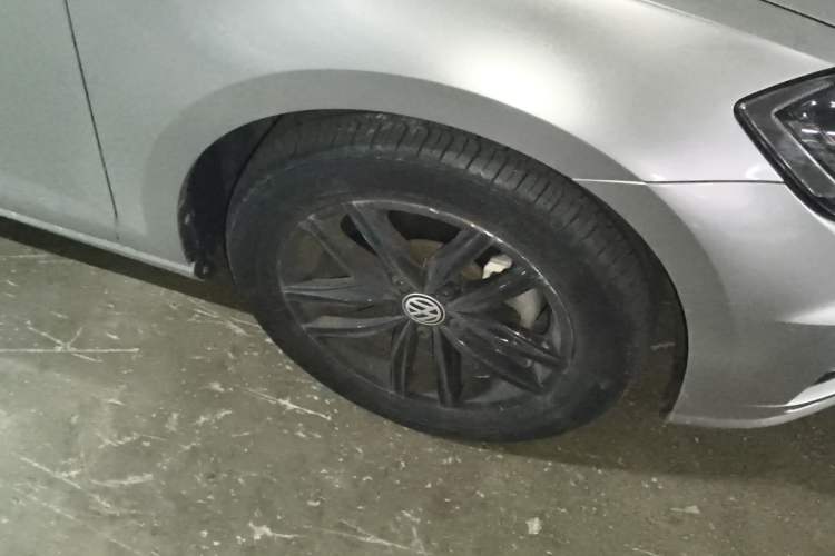 Used Volkswagen Golf 2019 280TSI DSG Comfort Version China V Standard Right Front Wheel Hub