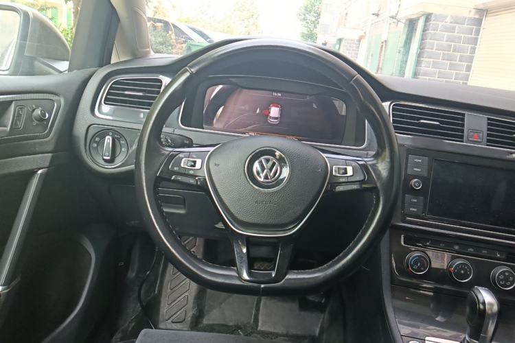 Used Volkswagen Golf 2019 280TSI DSG Luxury Version China VI Standard Steering Wheel
