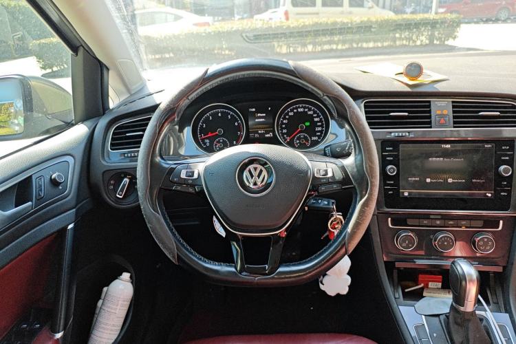 Used Volkswagen Golf 2019 1.8TSI Travel Edition Steering Wheel