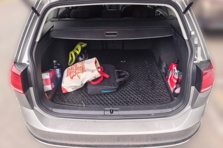 Used Volkswagen Golf 2019 1.8TSI Travel Edition Trunk