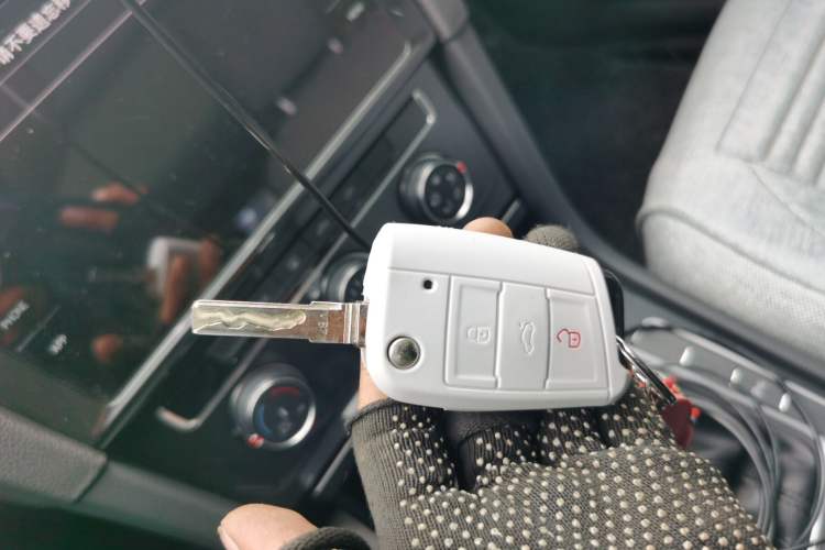 Used Volkswagen Golf 2019 1.8TSI Travel Edition Vehicle Key