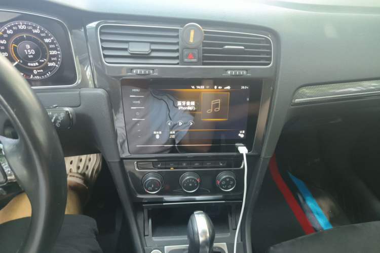 Used Volkswagen Golf 2019 280TSI DSG Luxury Version China VI Standard Audio And AC Panel