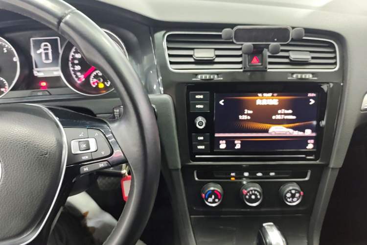 Used Volkswagen Golf 2019 1.6L Automatic Comfort Model China V Standard Audio And AC Panel