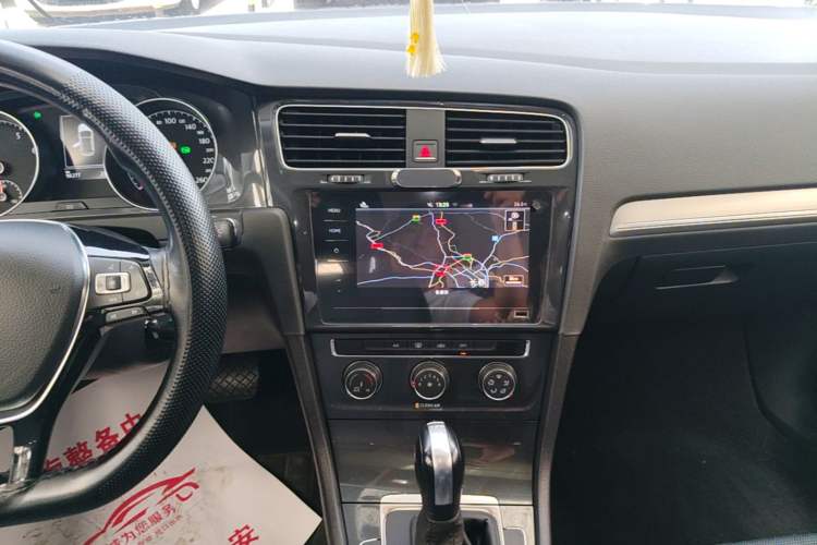 Used Volkswagen Golf 2019 280TSI DSG Comfort Version China VI Standard Audio And AC Panel