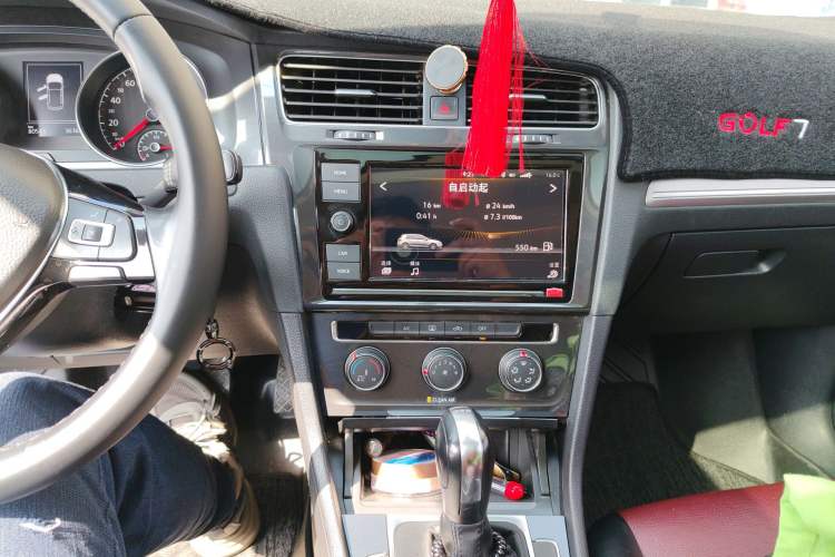 Used Volkswagen Golf 2019 200TSI DSG Comfort & Ambition Edition China VI Standard Audio And AC Panel