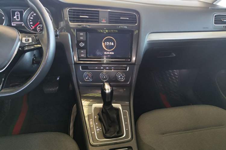 Used Volkswagen Golf 2019 280TSI DSG Comfort Version China V Standard Audio And AC Panel