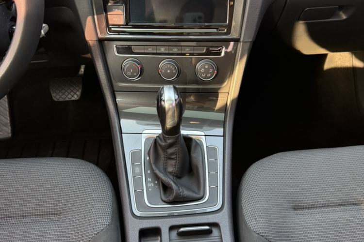 Used Volkswagen Golf 2019 280TSI DSG Comfort Version China V Standard Audio And AC Panel