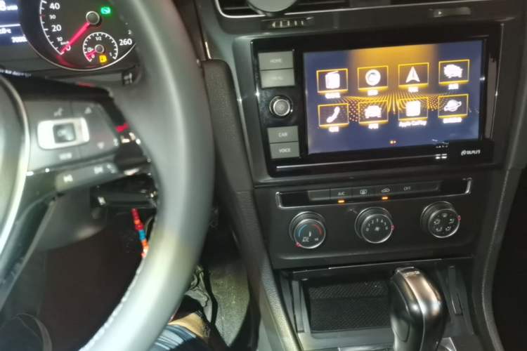 Used Volkswagen Golf 2019 280TSI DSG Comfort Version China VI Standard Audio And AC Panel