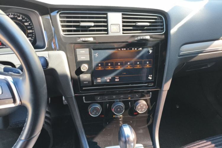 Used Volkswagen Golf 2019 280TSI DSG R-Line China VI Standard Audio And AC Panel