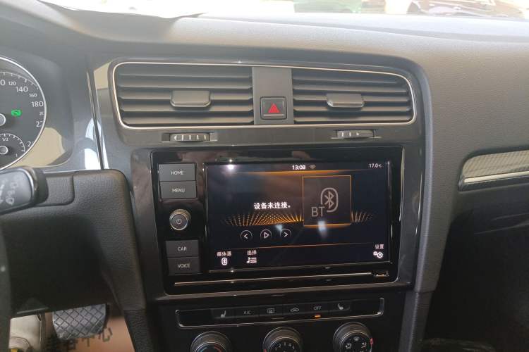 Used Volkswagen Golf 2019 280TSI DSG Luxury Version China VI Standard Audio And AC Panel
