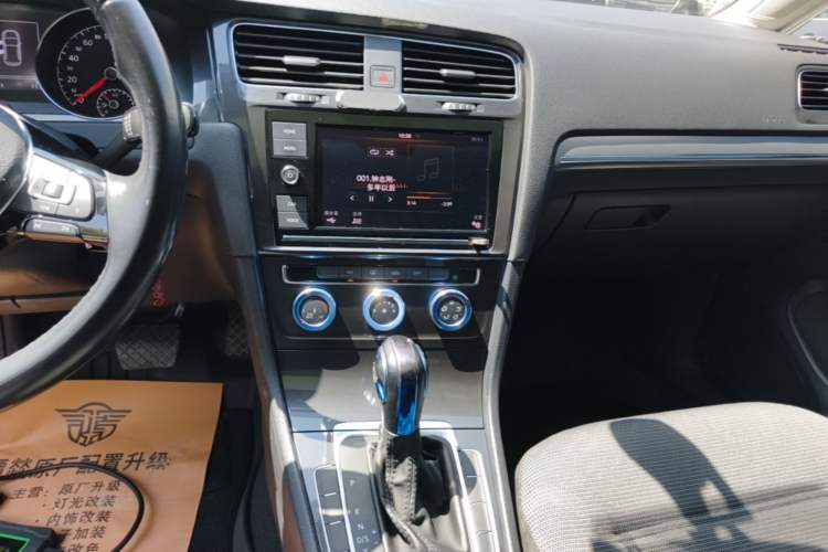 Used Volkswagen Golf 2019 1.6L Automatic Comfort Model China V Standard Audio And AC Panel