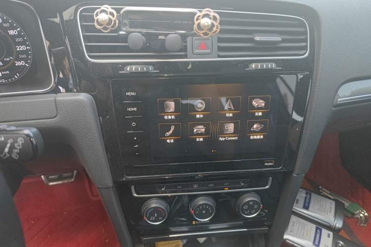 Used Volkswagen Golf 2019 280TSI DSG R-Line China VI Standard Audio And AC Panel