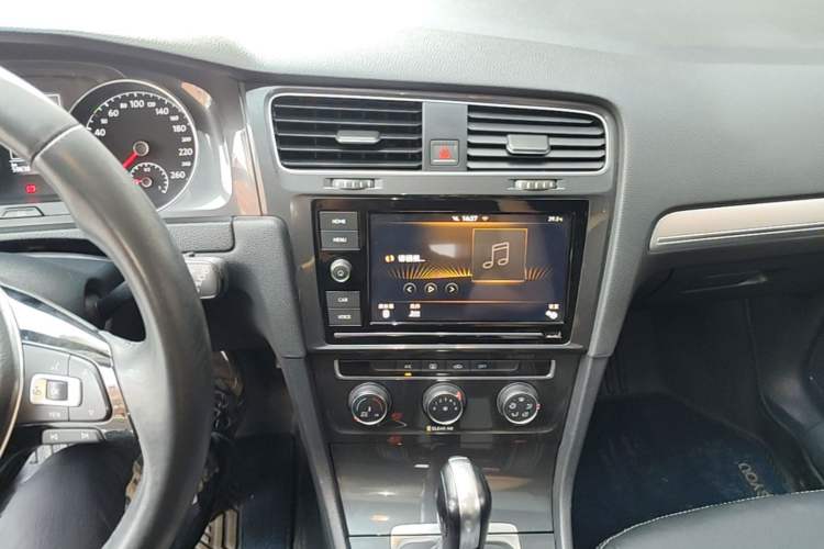 Used Volkswagen Golf 2019 200TSI DSG Comfort & Ambition Edition China VI Standard Audio And AC Panel