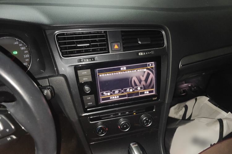 Used Volkswagen Golf 2019 200TSI DSG Comfort & Ambition Edition China VI Standard Audio And AC Panel