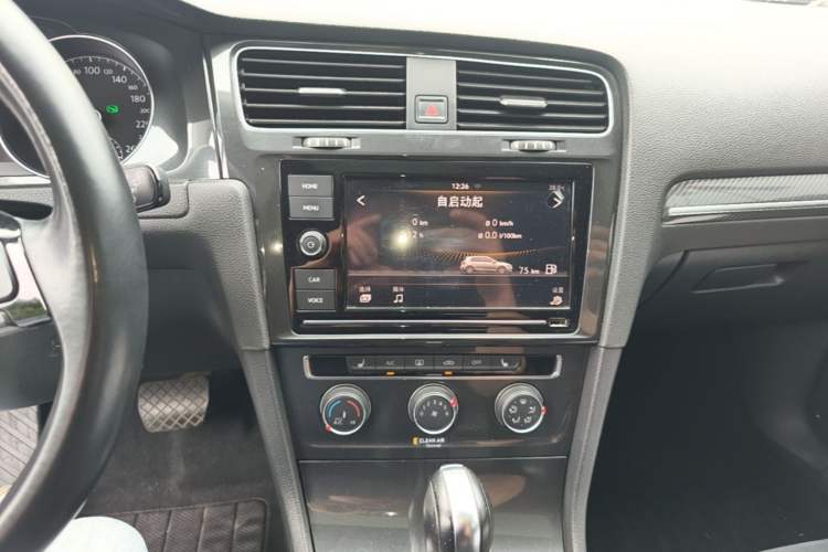 Used Volkswagen Golf 2019 280TSI DSG Luxury Version China VI Standard Audio And AC Panel