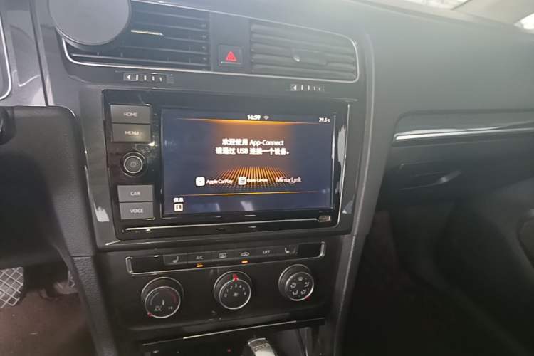 Used Volkswagen Golf 2019 280TSI DSG Luxury Version China VI Standard Audio And AC Panel