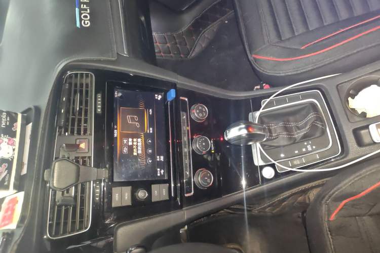 Used Volkswagen Golf 2019 280TSI DSG R-Line China VI Standard Audio And AC Panel