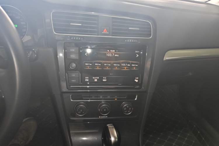 Used Volkswagen Golf 2019 200TSI DSG Comfort & Ambition Edition China VI Standard Audio And AC Panel