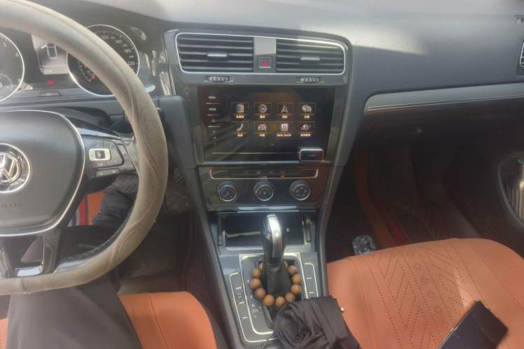 Used Volkswagen Golf 2019 200TSI DSG Comfort & Ambition Edition China VI Standard Audio And AC Panel