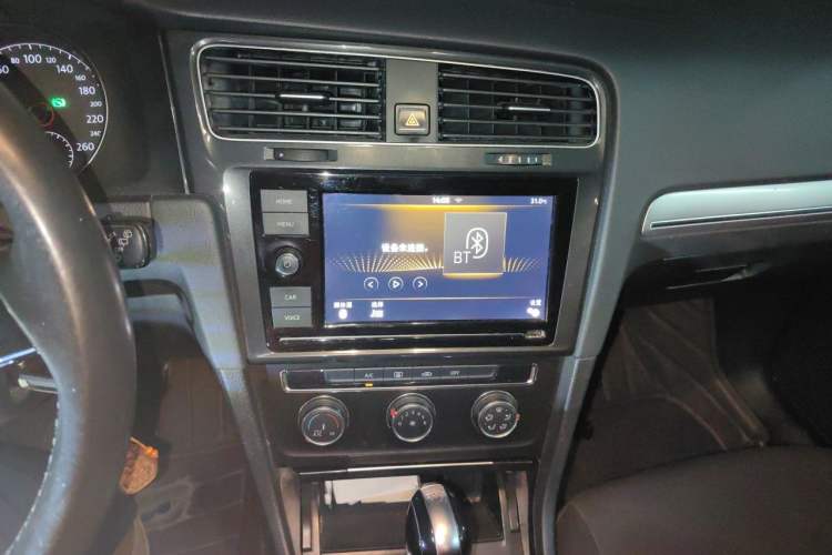 Used Volkswagen Golf 2019 200TSI DSG Comfort & Ambition Edition China VI Standard Audio And AC Panel