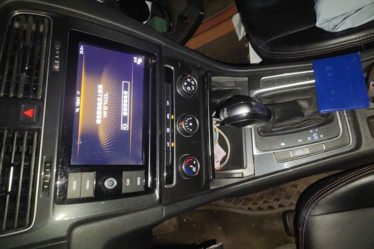 Used Volkswagen Golf 2019 200TSI DSG Comfort & Ambition Edition China VI Standard Audio And AC Panel