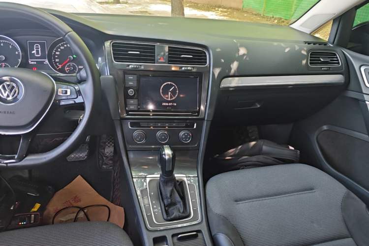 Used Volkswagen Golf 2019 280TSI DSG Comfort Version China VI Standard Audio And AC Panel