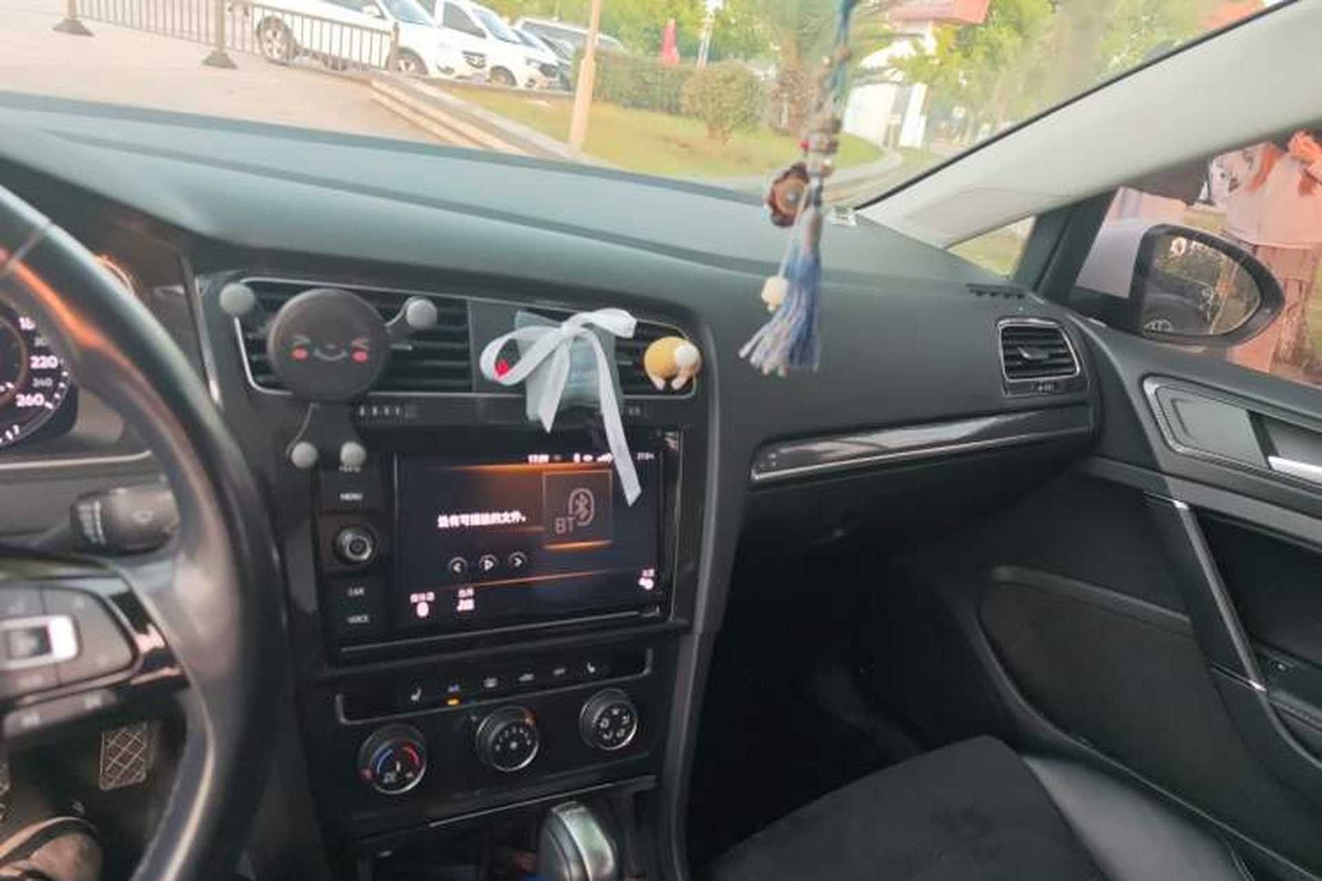 Used Volkswagen Golf 2019 280TSI DSG Luxury Version China VI Standard Audio And AC Panel