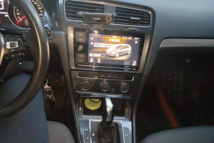 Used Volkswagen Golf 2019 280TSI DSG Comfort Version China VI Standard Audio And AC Panel