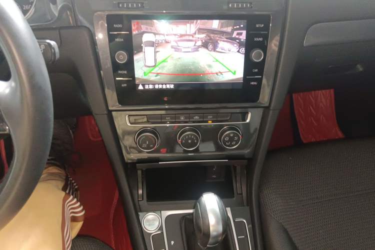 Used Volkswagen Golf 2019 1.8TSI Travel Edition Audio And AC Panel