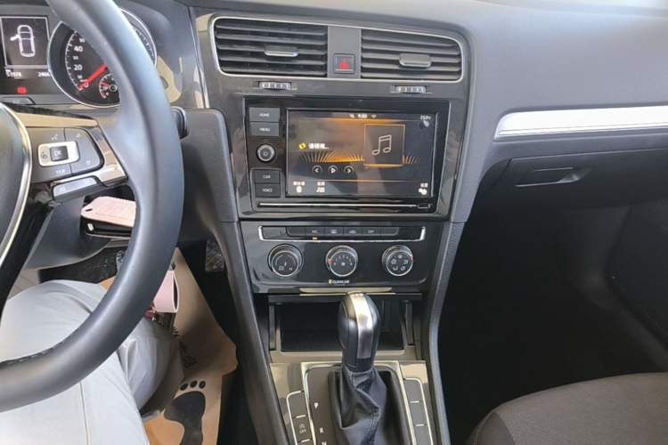 Used Volkswagen Golf 2019 200TSI DSG Comfort & Ambition Edition China VI Standard Audio And AC Panel