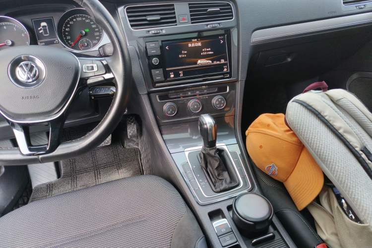 Used Volkswagen Golf 2019 280TSI DSG Comfort Version China V Standard Audio And AC Panel