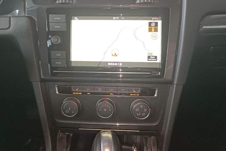 Used Volkswagen Golf 2019 280TSI DSG Luxury Version China VI Standard Audio And AC Panel