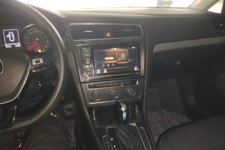 Used Volkswagen Golf 2019 280TSI DSG Comfort Version China V Standard Audio And AC Panel