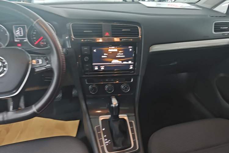 Used Volkswagen Golf 2019 1.6L Automatic Comfort Model China V Standard Audio And AC Panel