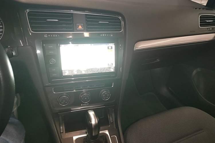 Used Volkswagen Golf 2019 280TSI DSG Comfort Version China VI Standard Audio And AC Panel