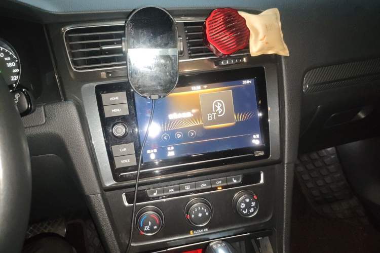 Used Volkswagen Golf 2019 280TSI DSG Luxury Version China VI Standard Audio And AC Panel